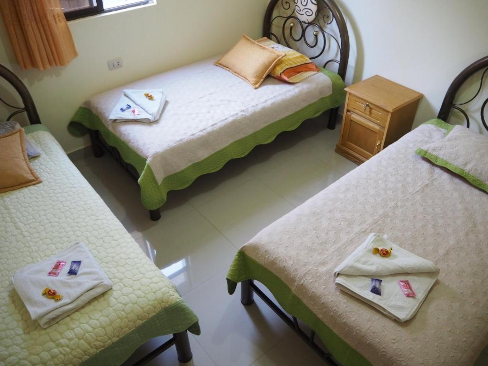 Habitación Triple (Tres Camas Simples)